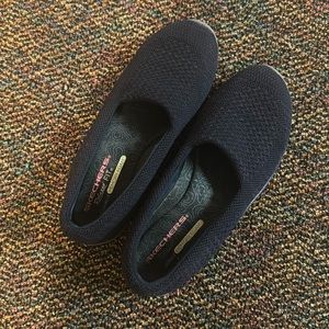 Sketchers size 7